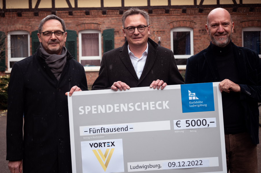 Weihnachtsspende für die Karlshöhe Ludwigsburg